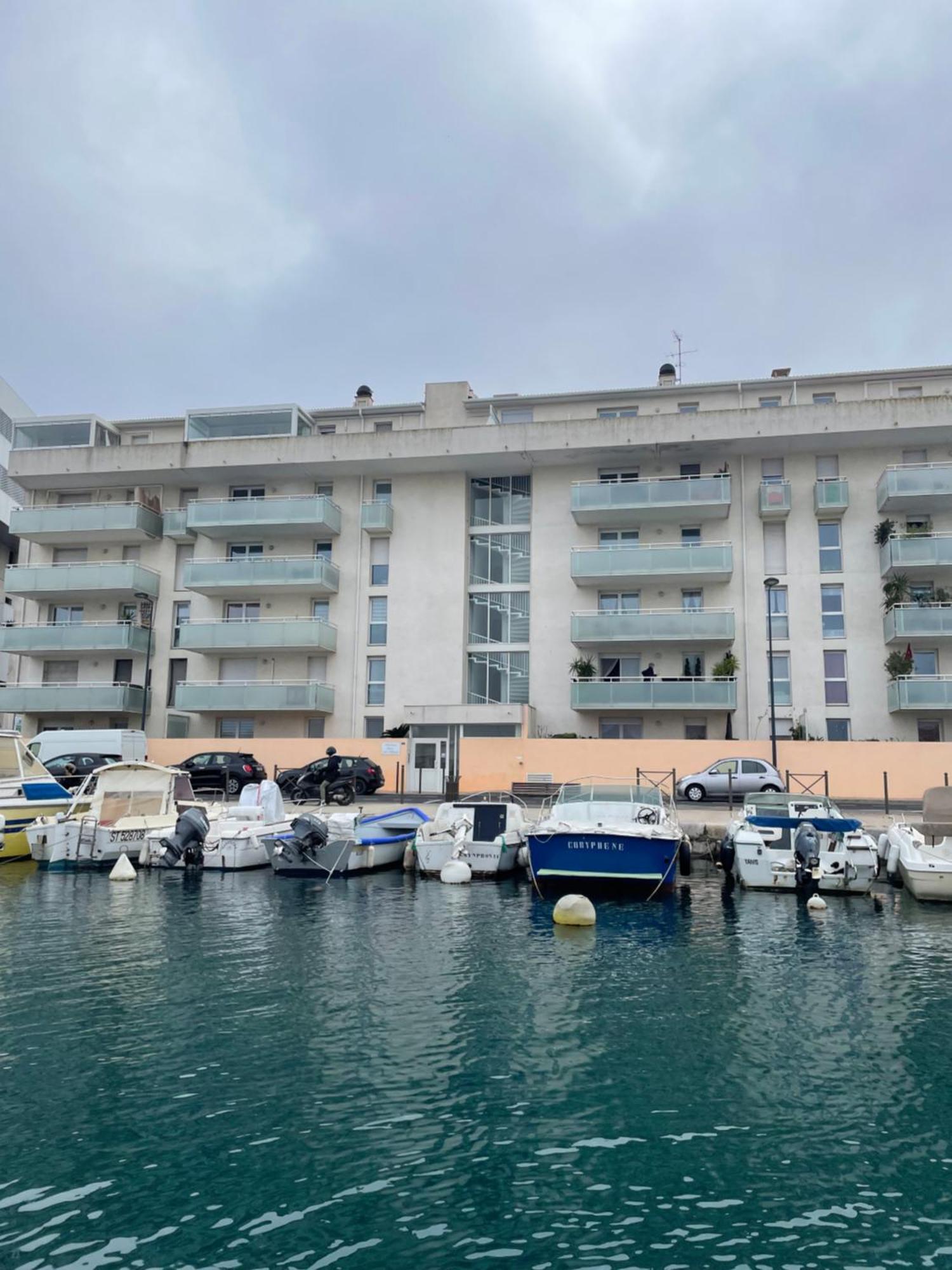Appartement T2, Climatise, Wifi, Parking Et Piscine Prives Sète Extérieur photo